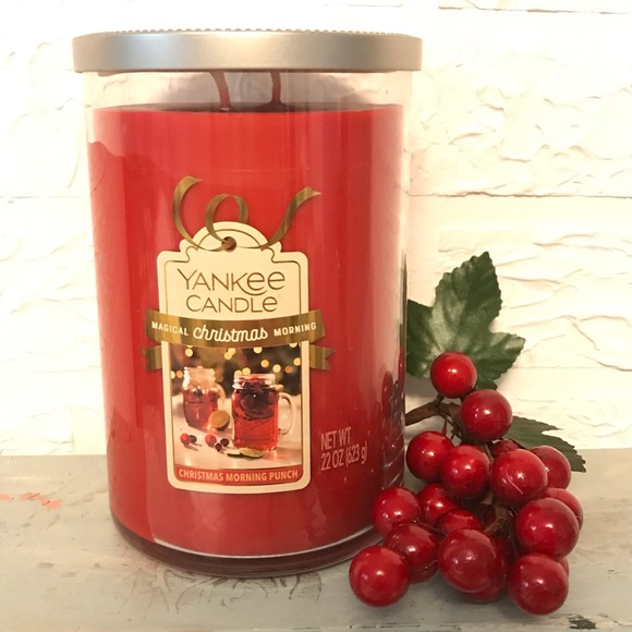 Yankee Candle “Christmas Morning Punch” 2-Wick 22 oz Candle w/Lid